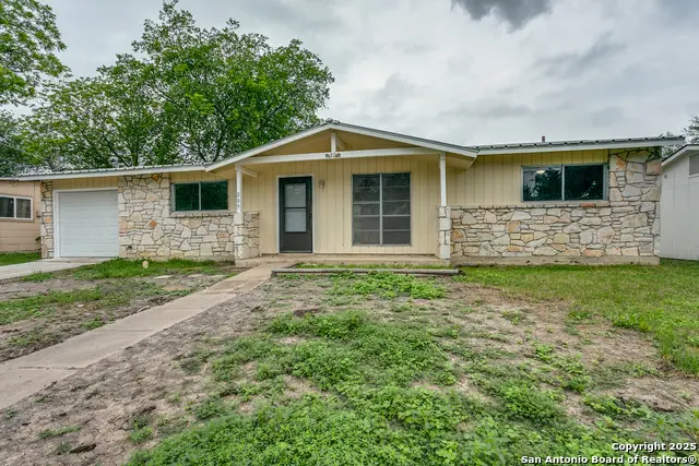 209 Ivy Ln, Universal City, TX 78148 - Image #2