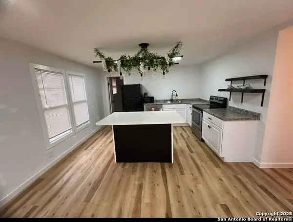 231 Gabriel, San Antonio, TX 78202