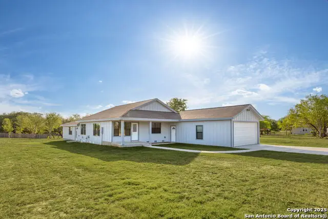 310 Creek Ln, Poth, TX 78147 - Image #2