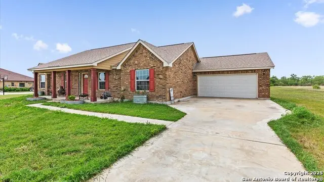145 Gentle Breeze, Floresville, TX 78114 - Image #3