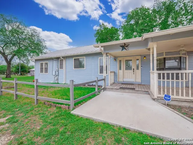 452 River Springs Dr, Seguin, TX 78155 - Image #3