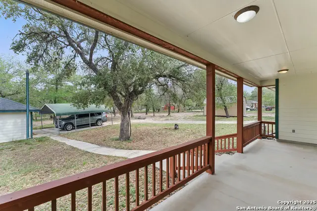 163 Montesito, Floresville, TX 78114 - Image #3