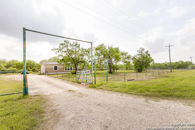 1405 Fm 478, Floresville, TX 78114 - Image #2