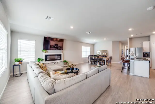 950 Albatross Way, San Antonio, TX 78221 - Image #1