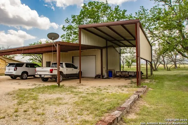 2657 West Sabinal Road, Utopia, TX 78884 - Image #2