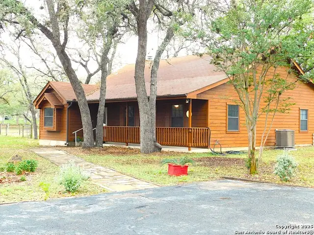 525 Cherry Ridge, Floresville, TX 78114 - Image #1