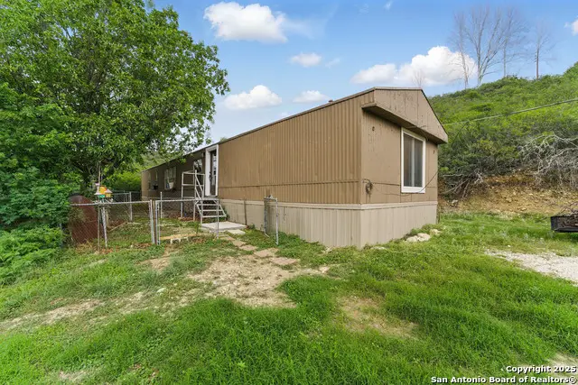 18525 County Road 5722, Castroville, TX 78009 - Image #3
