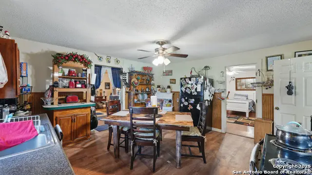 15521 E Highway 90, Kingsbury, TX 78638 - #2