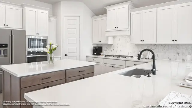 336 Alpine Lakes, New Braunfels, TX 78130 - Image #2