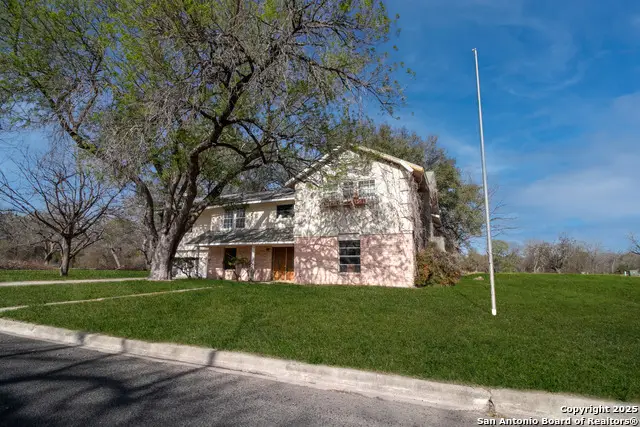 7 Glen Cove Dr, Seguin, TX 78155 - #3