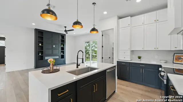 104 Creede St, Boerne, TX 78006 - Image #2