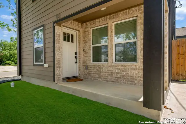 1104 S Gevers St, San Antonio, TX 78203 - Image #2
