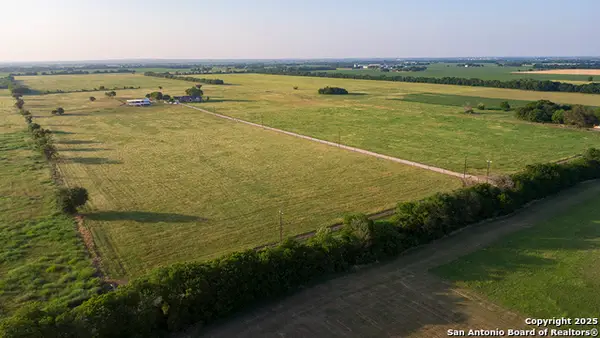 2464 Bolton, Marion, TX 78124