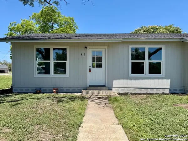 419 W Culberson, Sabinal, TX 78881