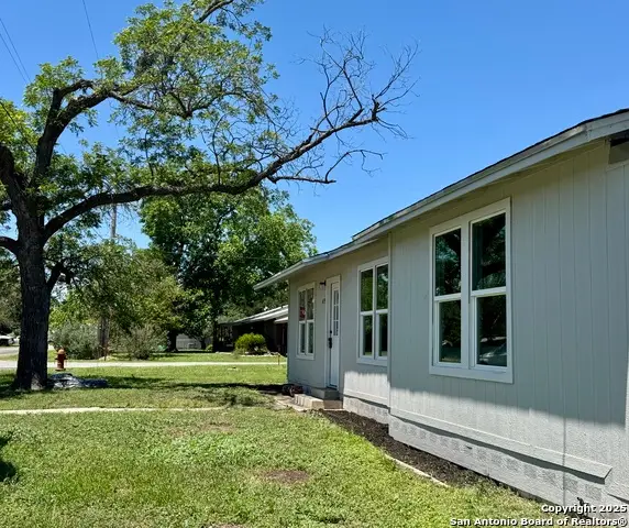 419 W Culberson, Sabinal, TX 78881 - Image #3