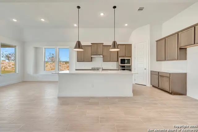 5003 Estates Oak Way, San Antonio, TX 78263 - Image #3