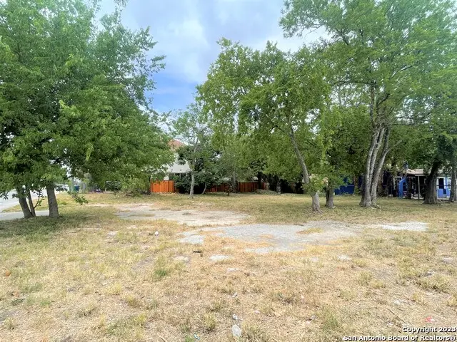 902 S Mittman St, San Antonio, TX 78210 - Image #3