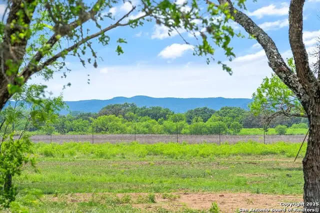 1065 B & R, Utopia, TX 78884 - #2