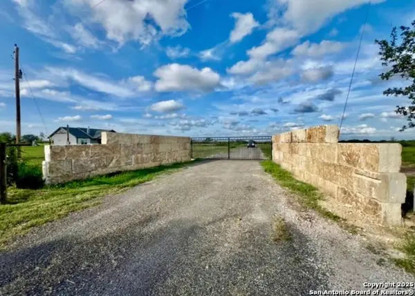 117 Paisano Trail, Beeville, TX 78102