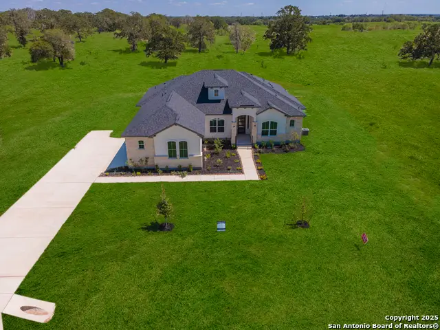 138 Firewheel, Floresville, TX 78114 - Image #1