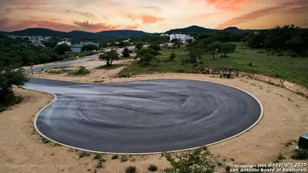 24511 Barnes Canyon, San Antonio, TX 78006