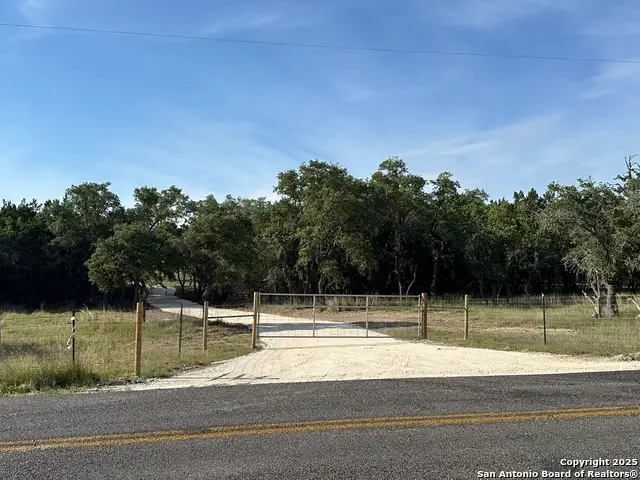 10205 Johns Rd #2, Boerne, TX 78006 - Image #2