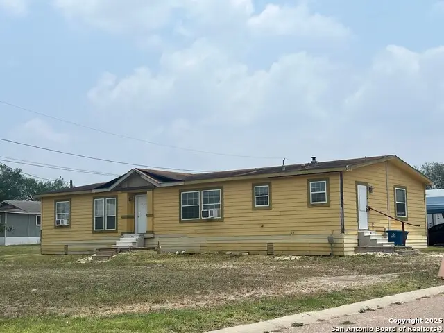 109 Rosa St, Three Rivers, TX 78071 - #1