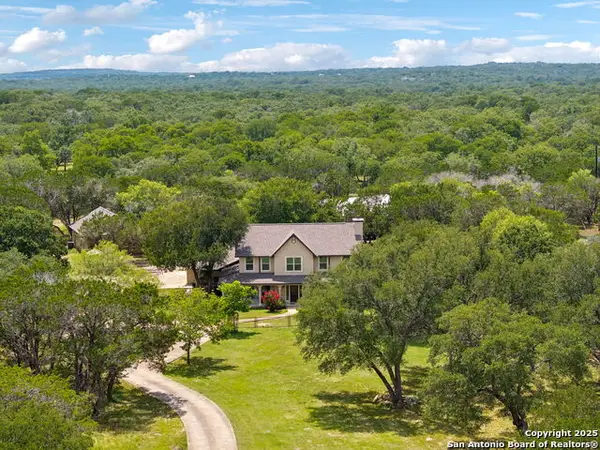 450 Georg Oaks, Bulverde, TX 78163