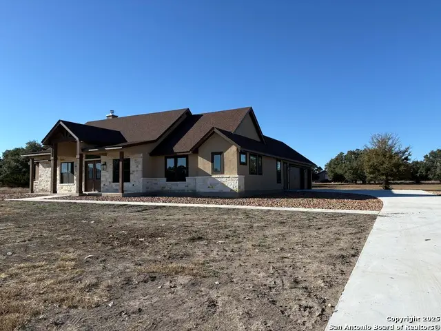 811 Horseshoe Falls, Bandera, TX 78003 - Image #3