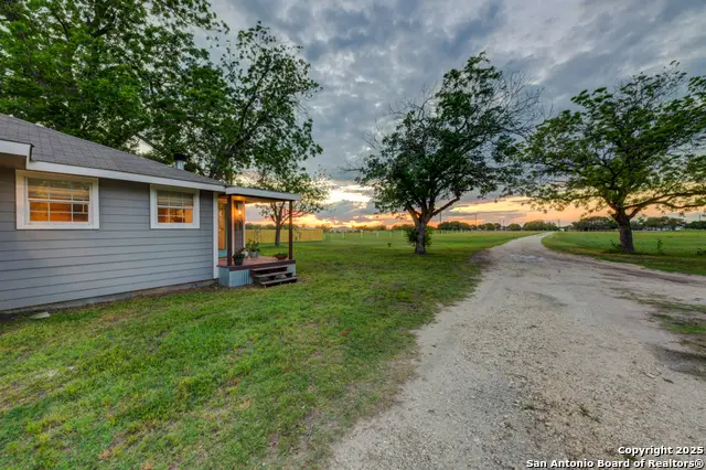 15592 Miller, Saint Hedwig, TX 78152 - Image #2