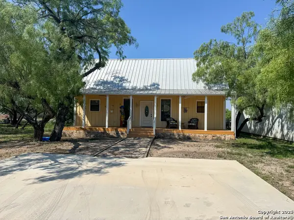 556 Fairway Circle, Brackettville, TX 78832
