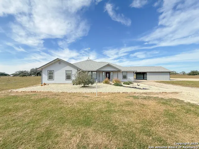1185 County Road 7718, Devine, TX 78016 - Image #2