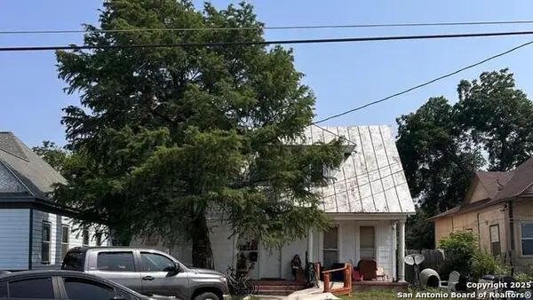 1915 N Interstate 35, San Antonio, TX 78208