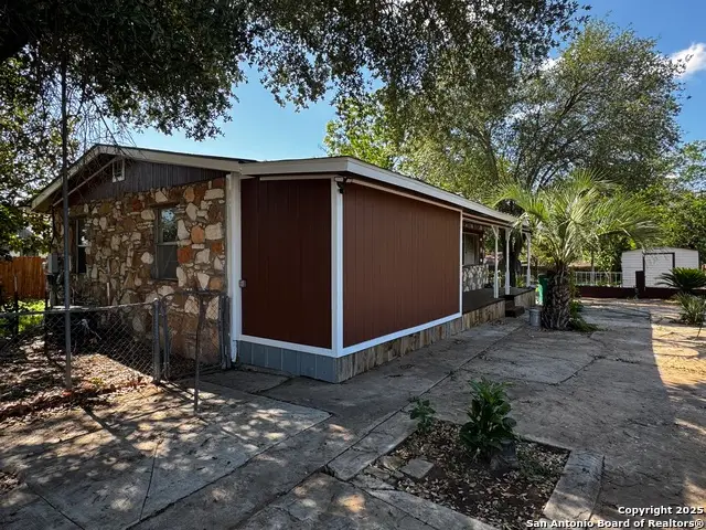 19518 Florence, Lytle, TX 78052 - Image #2