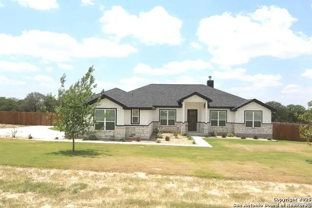 109 Hondo Drive, La Vernia, TX 78121 - Image #1