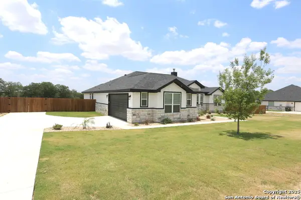 109 Hondo Drive, La Vernia, TX 78121