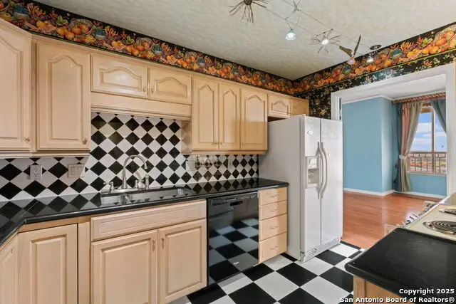 1 Towers Park Ln #1512, San Antonio, TX 78209 - Image #1