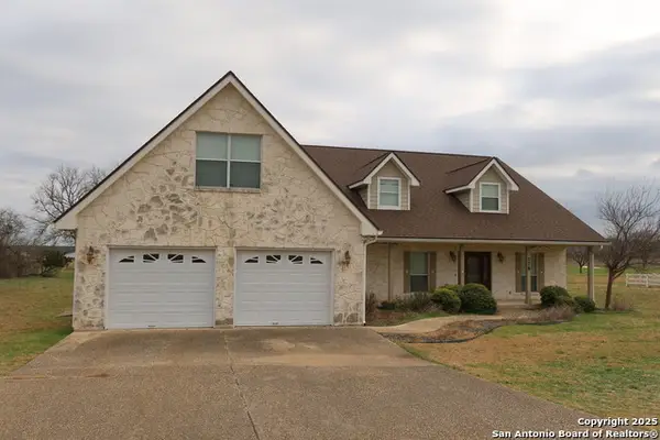 178 Spring Creek Cir, Bandera, TX 78003