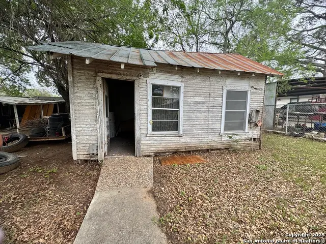 737 Avenue F, Poteet, TX 78065 - Image #3