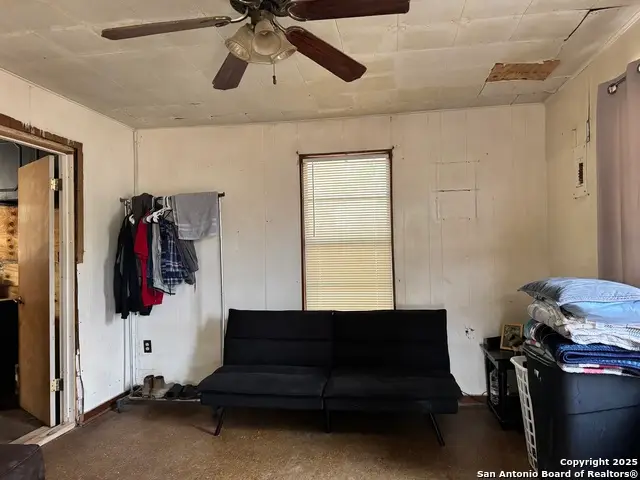 749 Avenue F, Poteet, TX 78065 - Image #2