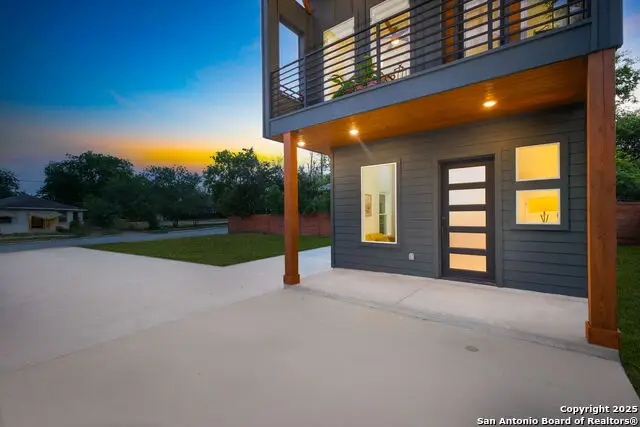 514 Dakota #3, San Antonio, TX 78203 - Image #2