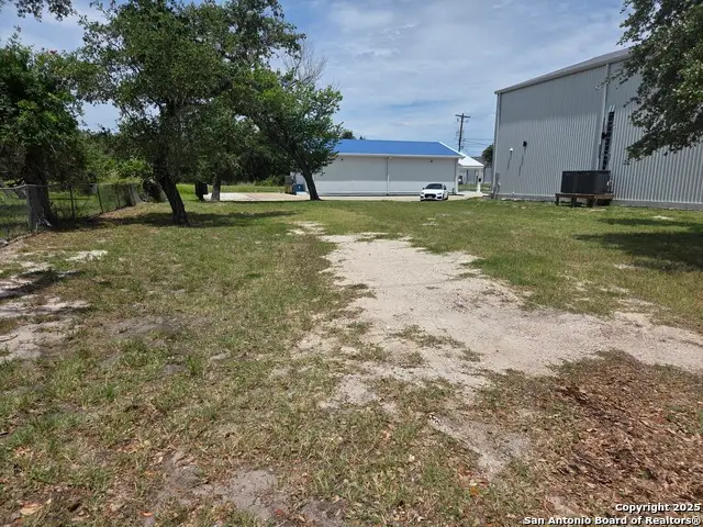 205 S 9th St, Rockport, TX 78382 - #1