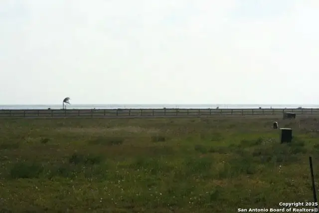 9 Westpointe Dr, Rockport, TX 78382 - Image #2