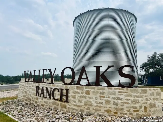 195 Crescent Ridge, Hondo, TX 78861 - Image #1