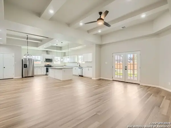 8501 Utopia Blvd, Selma, TX 78154