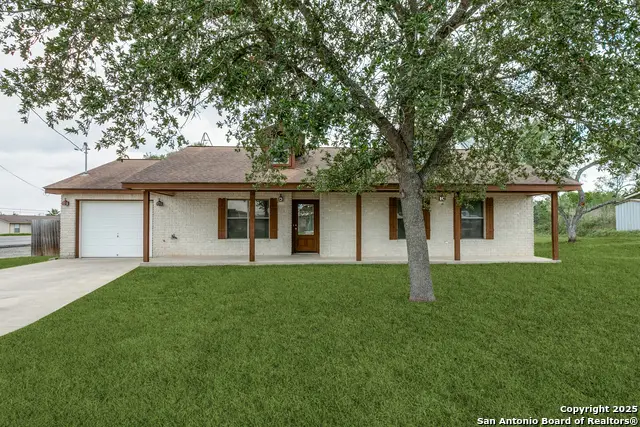 101 Sylvester, Poth, TX 78147 - Image #2