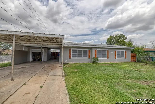 803 E Edwards, Crystal City, TX 78839 - Image #3