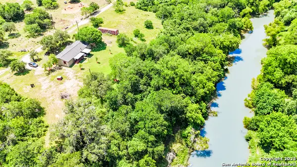 237 County Road 393, Runge, TX 78151