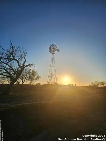 112 Sylas Hayes, Pleasanton, TX 78064 - Image #1