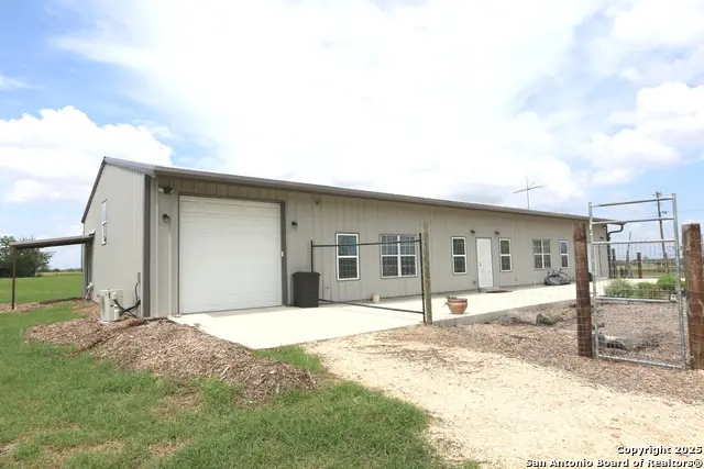1221 N Santa Clara Rd, Marion, TX 78124 - Image #2